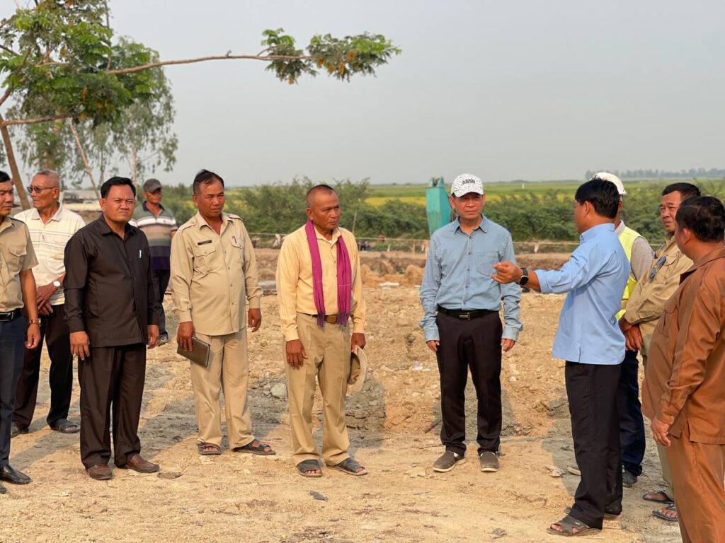 ដំណើរទស្សនកិច្ចចុះតាមដានវឌ្ឍនភាពការងារសាងសង់ផ្លូវ នៅខេត្តតាកែវ